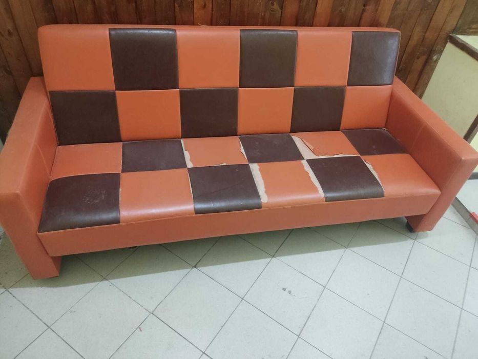 Продам диван. На рестоврацию