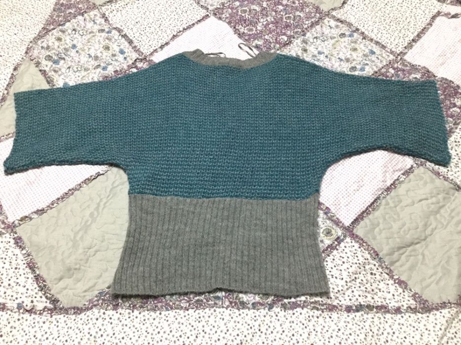 Кофточка женская теплая.Пятнистая женская кофточка