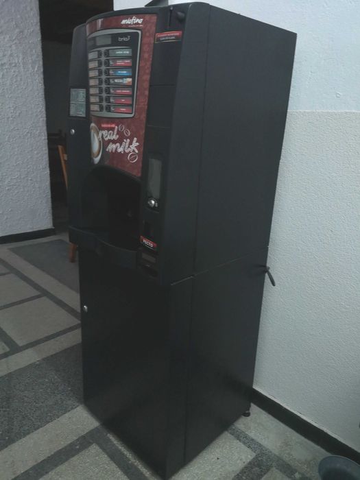 Вендинг машина Некта Брио 3