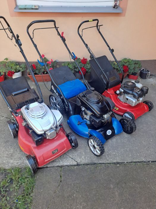 Masina de tuns iarba