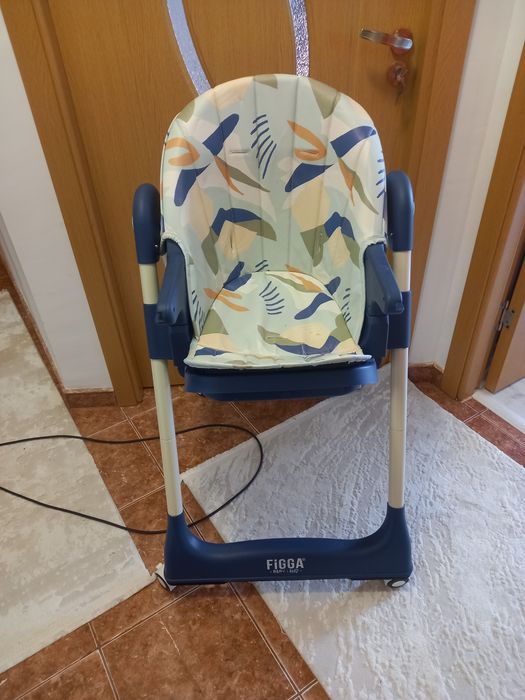 Vand scaun de masa bebe figga