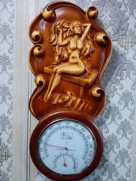 полка - вешалка из дерева