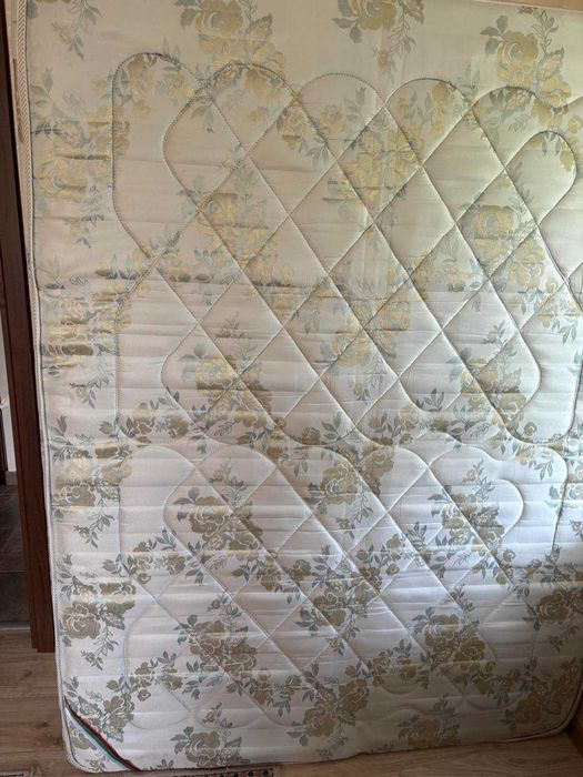 Матрак за спалня