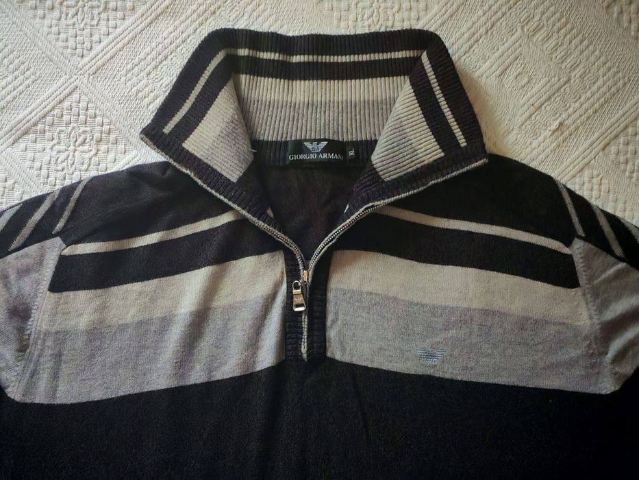 Pulover Giorgio Armani mărimea XL, purtat o data, impecabil