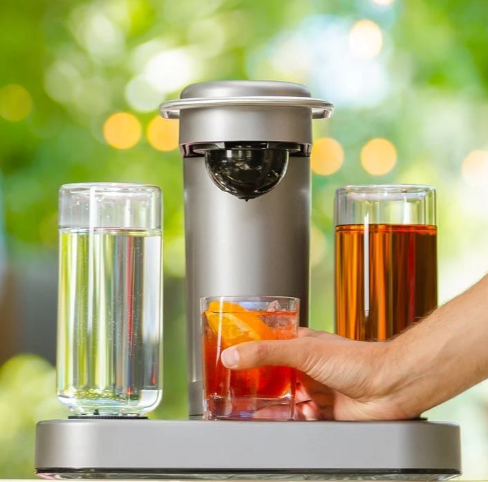 Cocktail maker bartesian