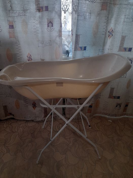 Ванночка детская с подставкой