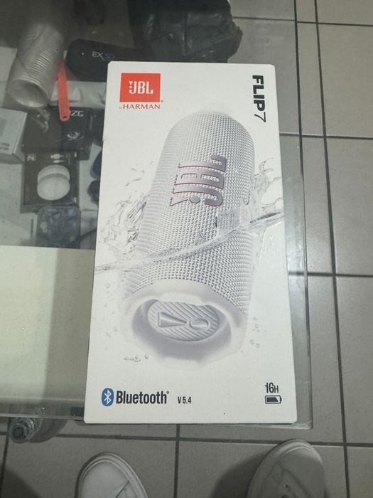 Vind Boxa Jbl noua