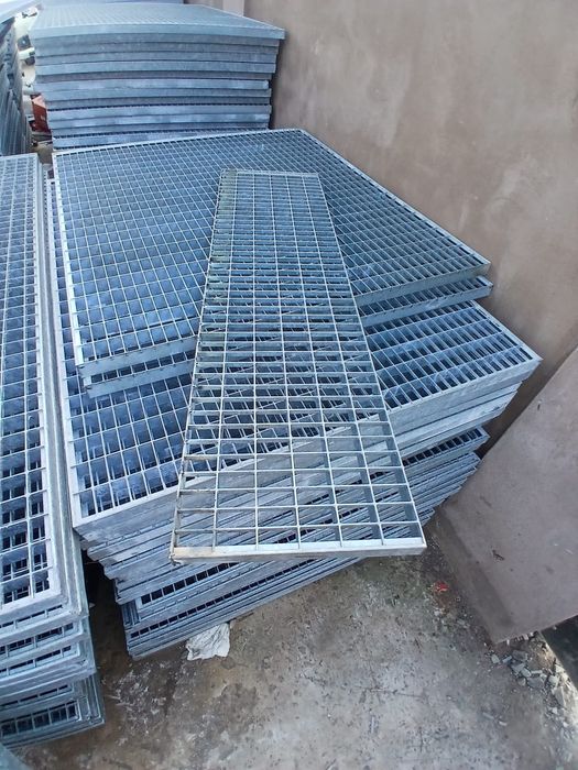 Vand trepte zincate