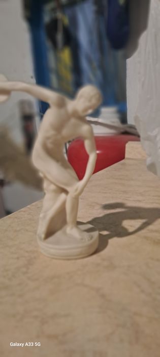 Продам сувениры статуя