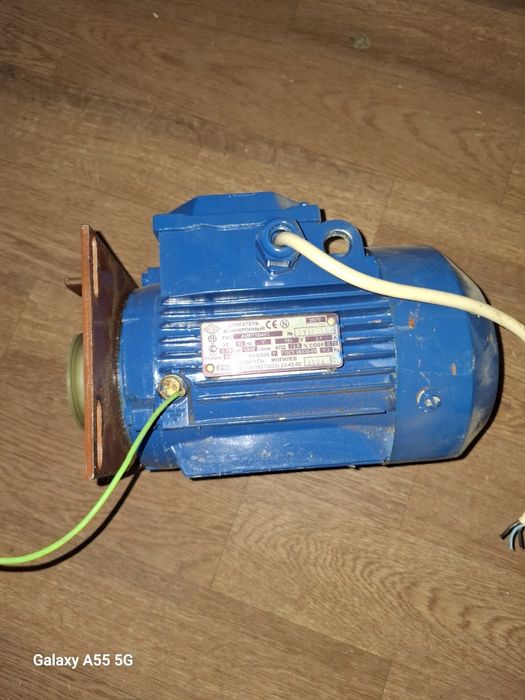 Продам электродвигатель