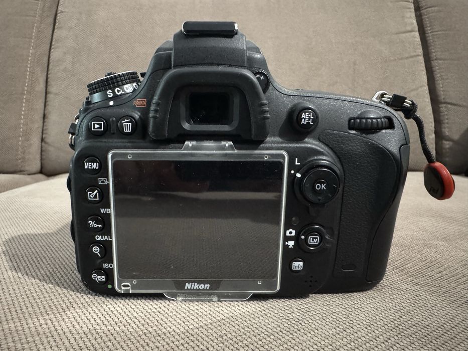 Aparat foto DSLR Nikon D610 Full Frame + Obiective Nikkor 24-120 f/4 si 50 f/1.8D - 11.000 de cadre