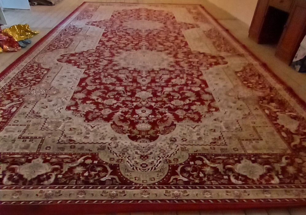 Gilam sotiladi yangi