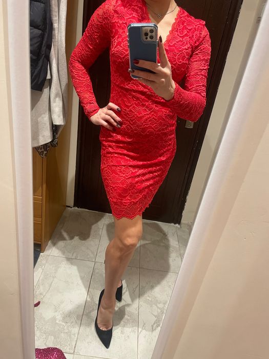 Червена дантелена рокля М размер