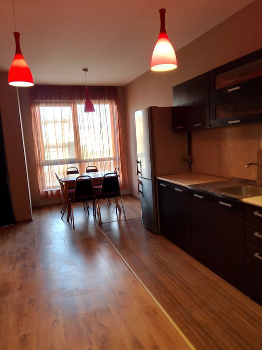 Дава се под наем Тристаен апартамент в Варна, Окръжна болница - 120 кв.м за 714 € - Снимка #2