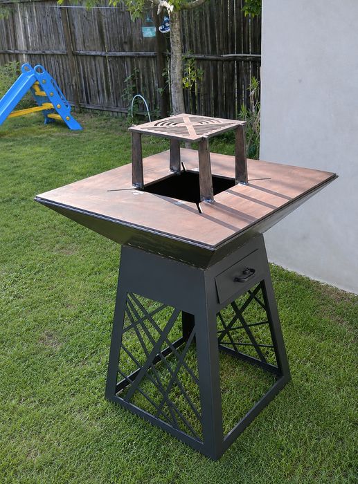 Gratar metalic model nou