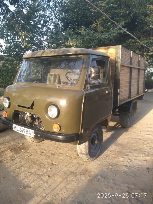 UAZ avto mashinasi