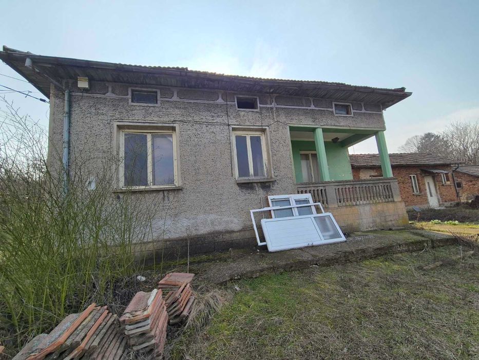 Фотоволтаична централа 60 KW и къща до гр. Белене .
