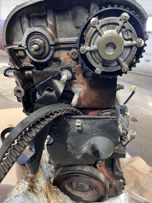 Двигател РЕНО RENAULT 1.6 16 V