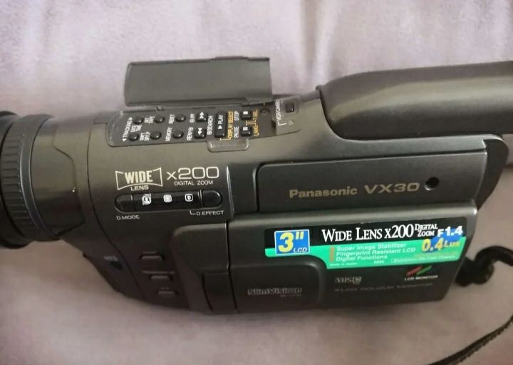 Продам видеокамеру.