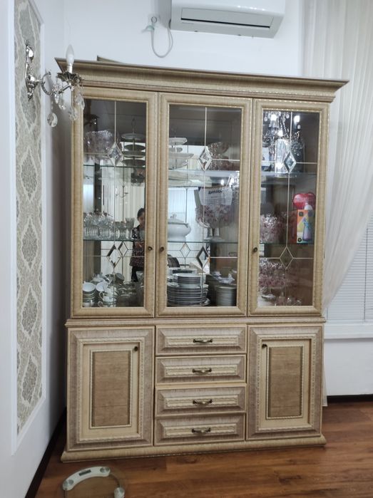 Продается сервант