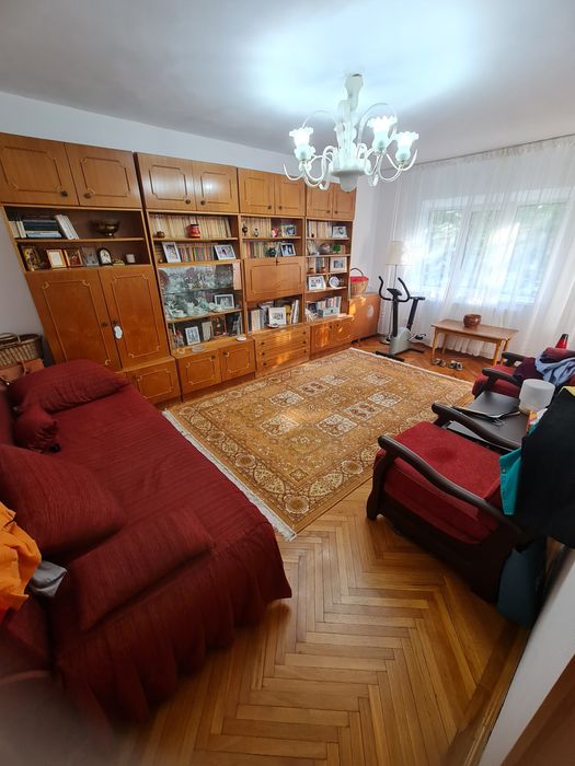 Vind 2camere decomandate et2