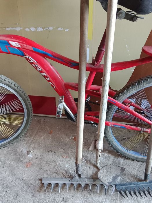 Продам лопату, тяпку.