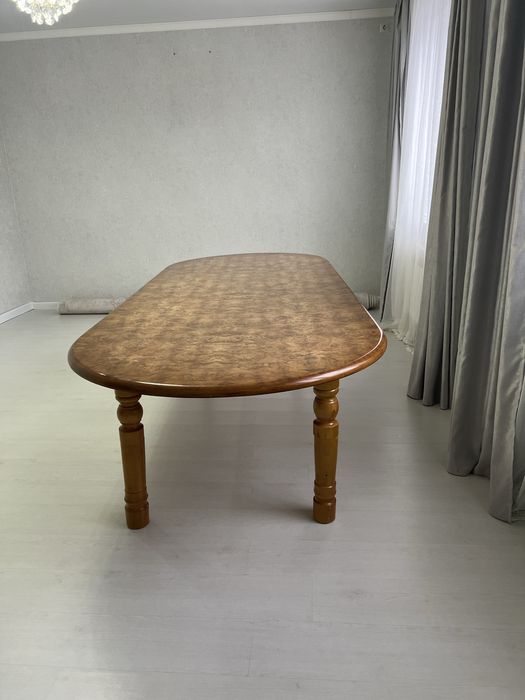 Гостевой стол, очень красивый