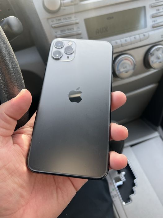 Айфон 11 про мах в отличном состоянии