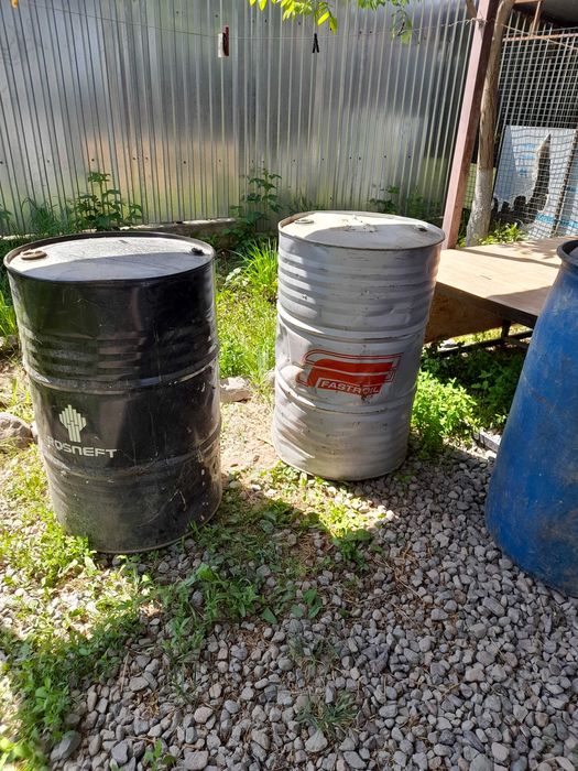 Бочки металлические 5 штук  200 литровые