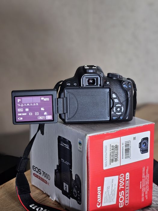 Canon eos 700D  НОВ