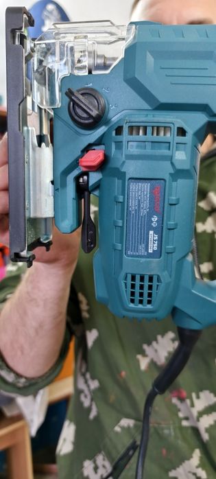 Продам электрический лобзик