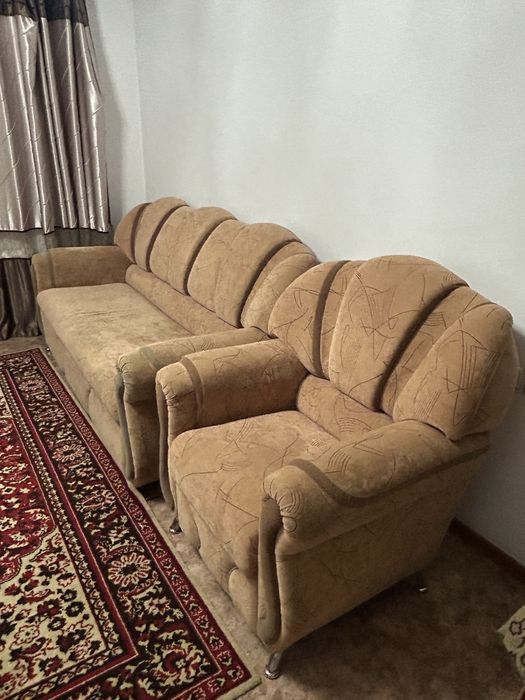 Два дивана и кресло