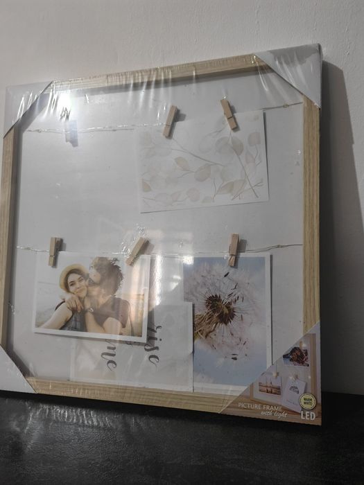 Ramă foto cu LED – iluminare modernă pentru amintirile tale!