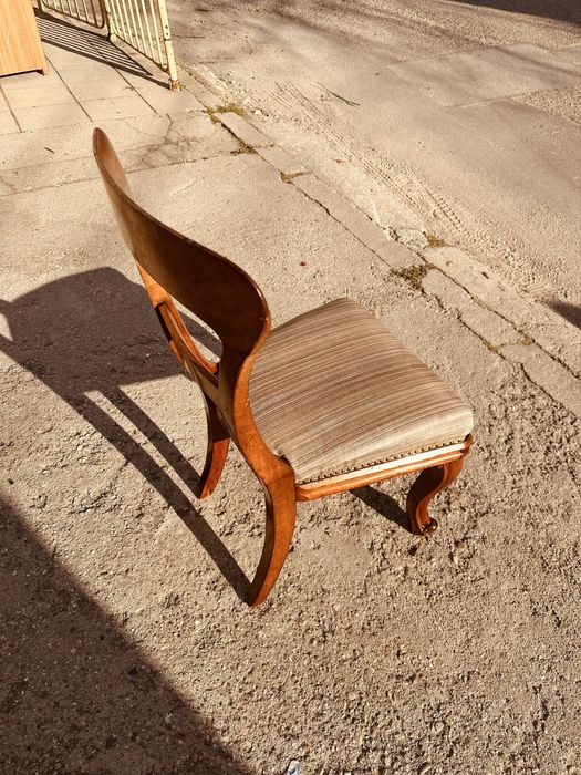 Антикварен стол от началото на ХХ век – масивно дърво