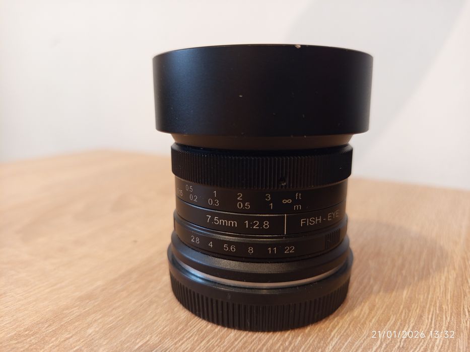 Бял Canon EOS M50 Mark I