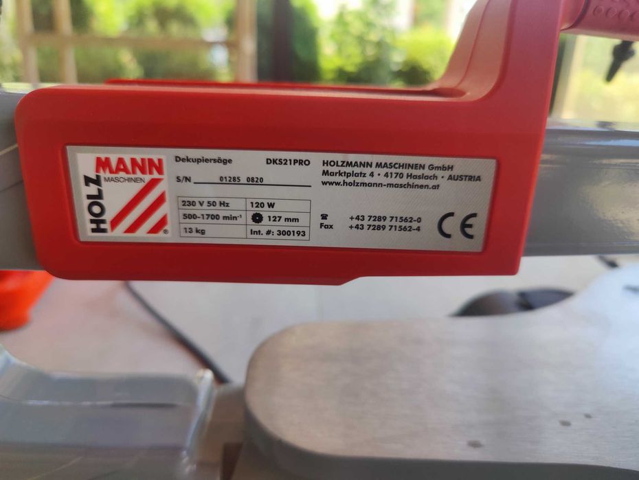 Контурен трион Holzmann DKS21PRO 120W с лампа и резервни ножчета