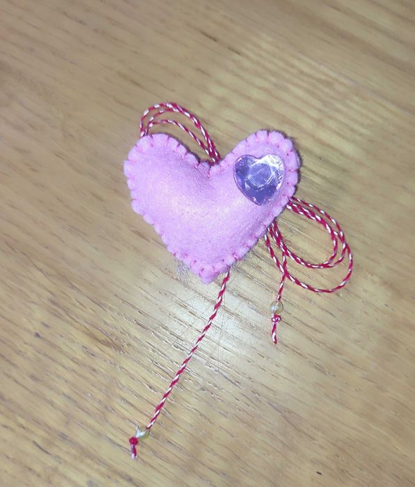 мартеница - брошка