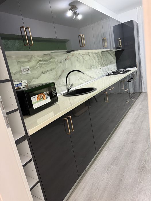 Inchiriez apartament 3 camere bloc nou