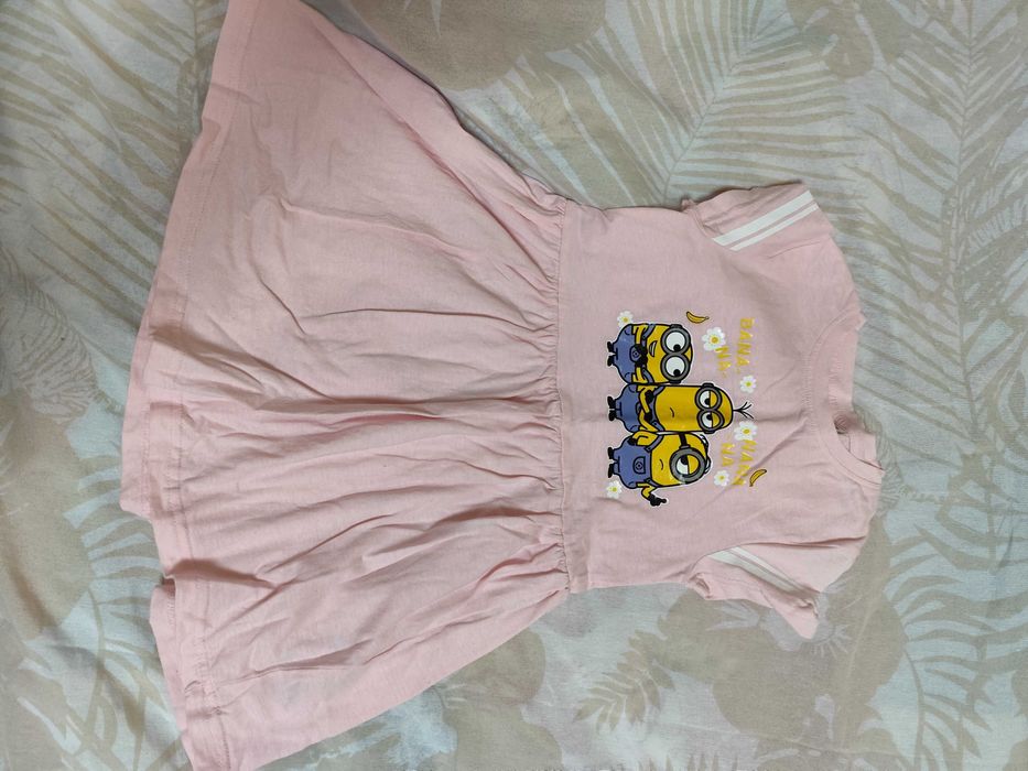 Няколко рокли размер 104