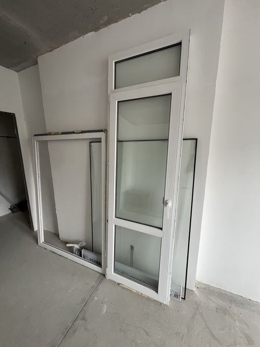 Продам окно с дверью пластиковые