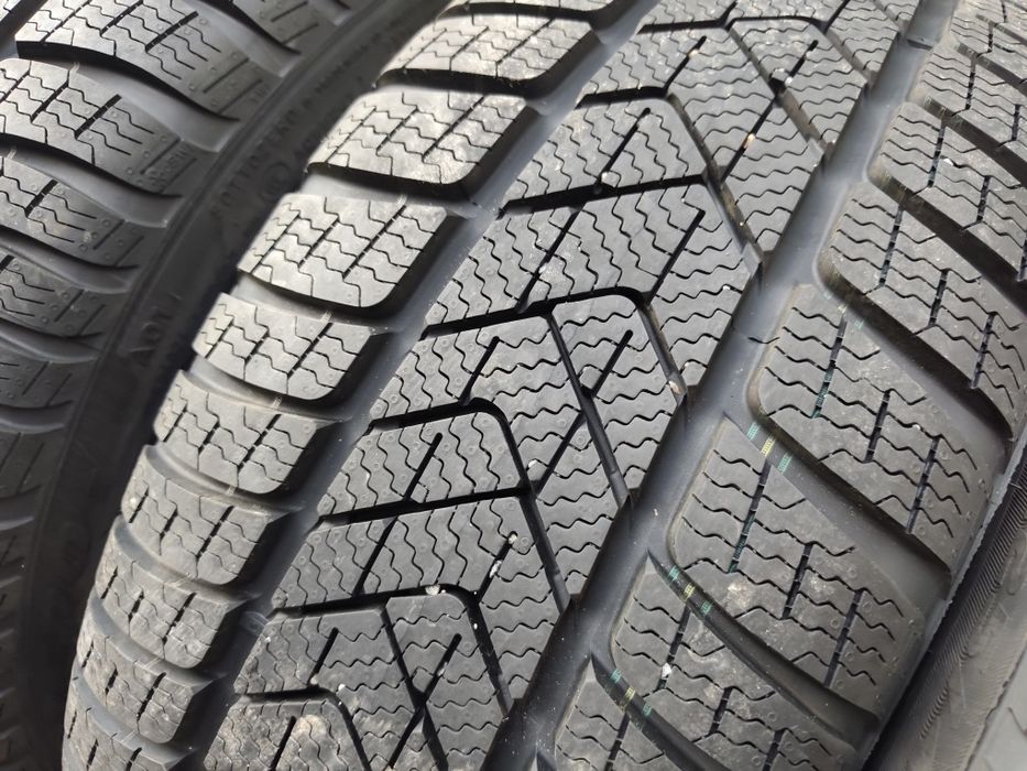 225/40/18" 4бр Pirelli Sotozero 3,dot4524,7mm