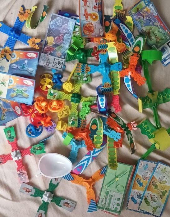 Продам  игрушки из киндеров