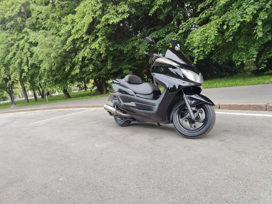 Yamaha grand majesty 250