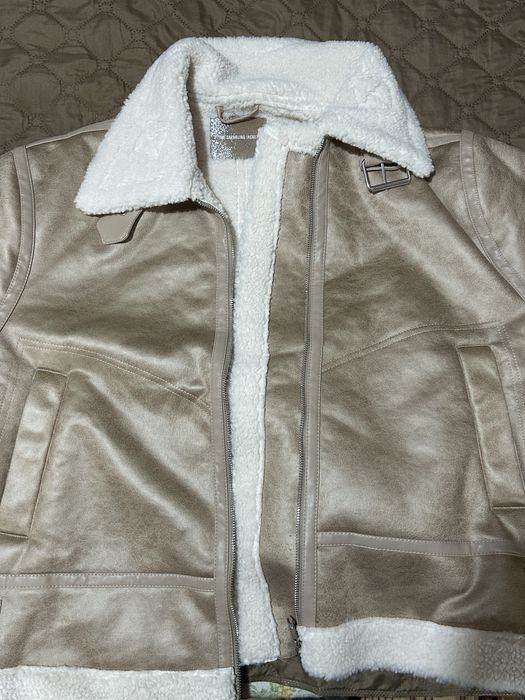 Продавам Дамско яке тип авиатор (shearling]
