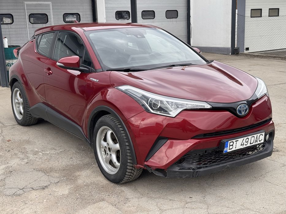 Toyota CHR 1.8 Hybrid usor avariat bara fata