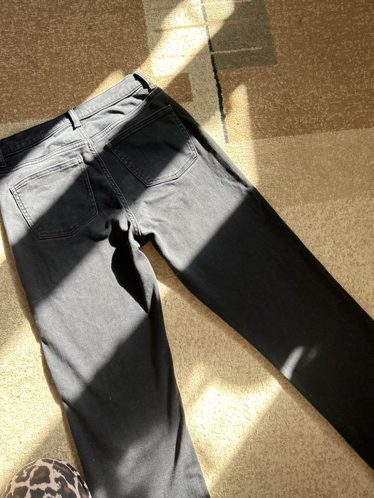 Uniqlo черные джинсы