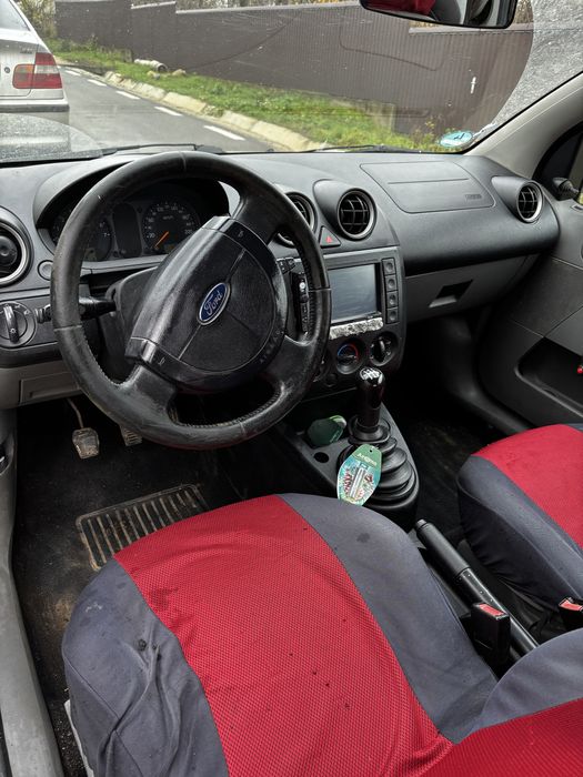 Ford Fiesta 1.3 benzină din anul 2002