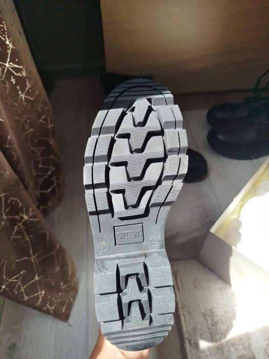 Продам срочно берцы летние