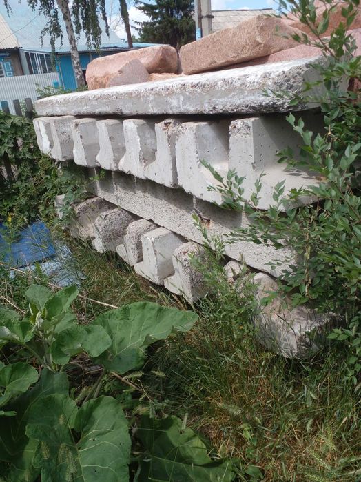 продаю бордюры,  жб