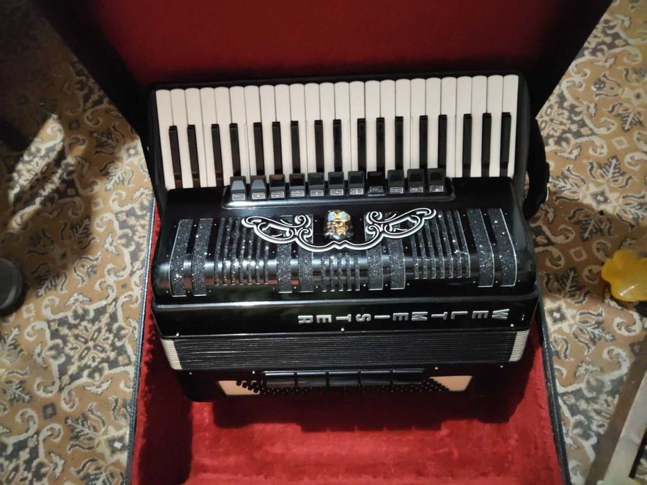 Акордеон Weltmeister S4